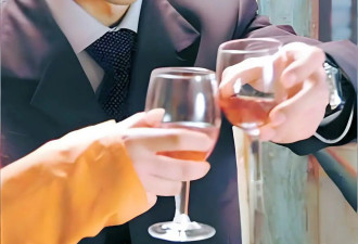 李小冉离婚上热搜！鄢颇为了她身受重伤，不娶她的原因首次曝光