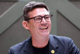 新首相伯纳姆，不就是英国版的曼达尼吗