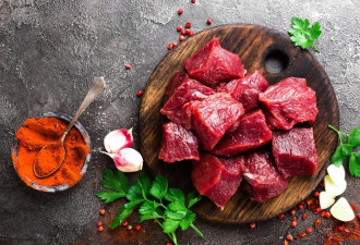 中国曝黑心工厂 猪肉抹牛血成假牛肉