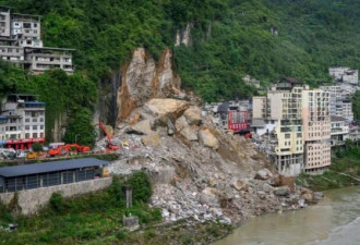 中国120专家现场处置重庆山崩