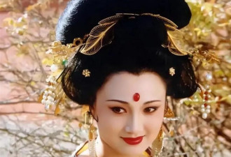 无缝衔接7任女友后,娶了富婆的59岁王志文,今憔悴不堪
