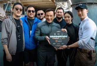 成龙新动作电影《飞鹰计划4》开机，72岁仍是一线打星