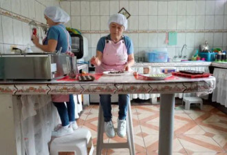 双生姐妹身高不足1.2米，为预防癌症提供关键线索