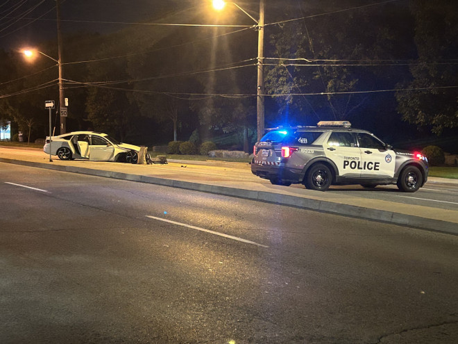 Etobicoke-crash-South-Kingsway.jpg
