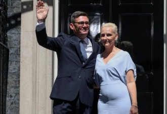 英国新首相正式就职 宣布立刻启动“熔断机制”