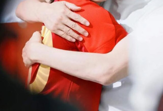 票房破15亿 “周星驰喊她小斐姐”登上热搜