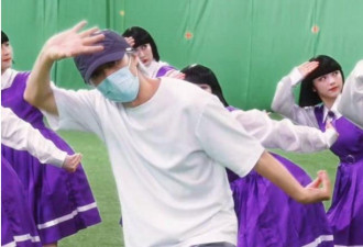 庆票房破15亿 周星驰重现25年前酱爆舞