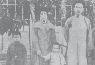 蒋介石收服“新疆王”盛世才