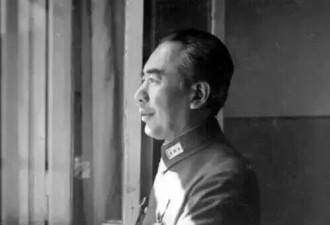 蒋介石收服“新疆王”盛世才