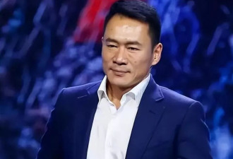 57岁丁海峰和儿子公园跑步,儿子比他还高半头,会5国语言