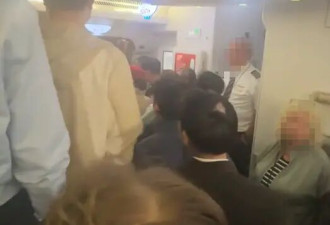 373名乘客在杭州被困机舱12小时 有人因高温晕倒