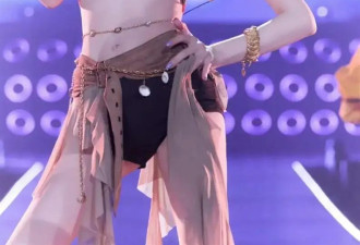 赵露思澳门演唱会穿内衣露小蛮腰！曼妙身材性感火辣