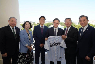 民进党代表团访美国 见众院议长强生