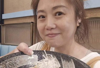香港知名演员全素颜出镜，60岁还没结婚，前男友因肺癌病逝
