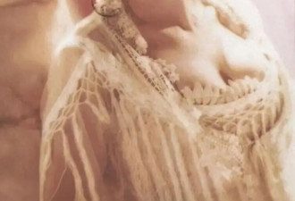 周慧敏罕见复古性感写真遭到曝光，原来不止有清纯女神的一面