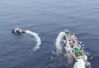 中国海警局指菲船闯黄岩岛海域 曝射水炮驱离画面
