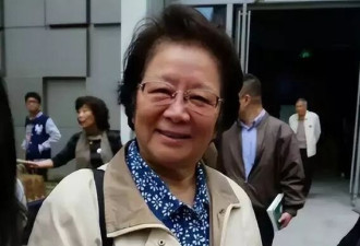 外公是名导，外婆是女星，偏偏他爱上了母亲的学生