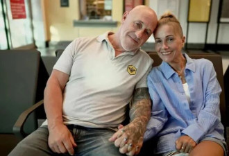 俩同事一见如故变挚友 聊起身世更震惊……