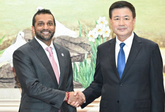 中国公安部长北京会晤FBI局长 倡议加深禁毒合作