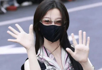 虞书欣把丝巾当上衣穿！露出小蛮腰肤白貌美性感撩人