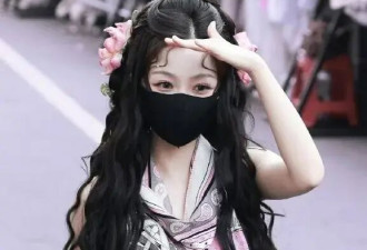 虞书欣把丝巾当上衣穿！露出小蛮腰肤白貌美性感撩人