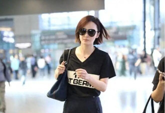 “蒋勤勤”剪了短发后大回春！穿V领T恤+阔腿裤，时髦洋气又减龄