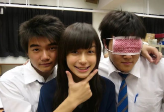 Angelababy 13岁旧照曝光，“戴牙套”稚气感十足