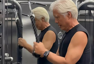 71岁姜黎黎晒美国日常生活，和丈夫练出一身肌肉