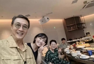 飞机上偶遇胡歌夫妇,他老婆个子不高其貌不扬但很凶很护夫