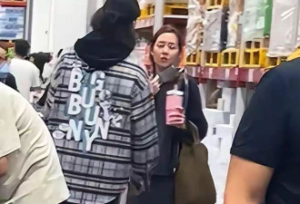 42岁郭碧婷素颜逛商场！瘦到脸部凹陷却美得自然