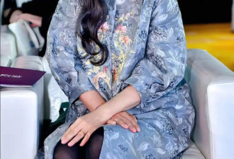 “郝蕾”留回长发后像换了个人，穿新中式好贵气，美到差点认不出