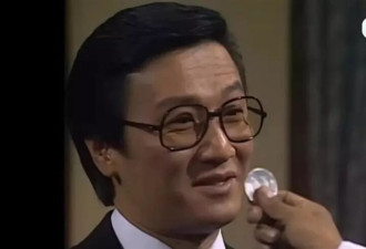 四哥谢贤病逝前居家照流出！摘墨镜露真容