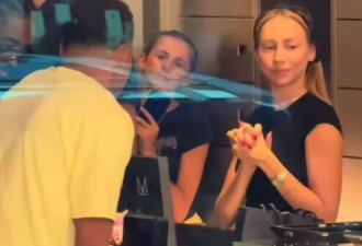 姆巴佩携演员女友现身巴黎街头!派对后逛街买珠宝