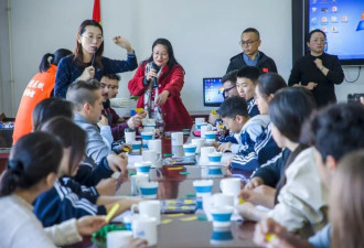 50年后再访唐山:经历过地震那个夜晚的人,如今...